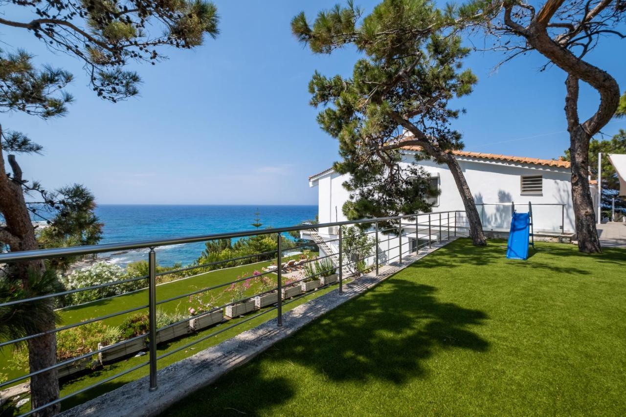Icarus Luxury Beachfront Villa Gialiskari  Exteriér fotografie