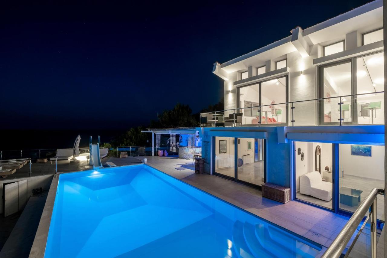 Icarus Luxury Beachfront Villa Gialiskari  Exteriér fotografie