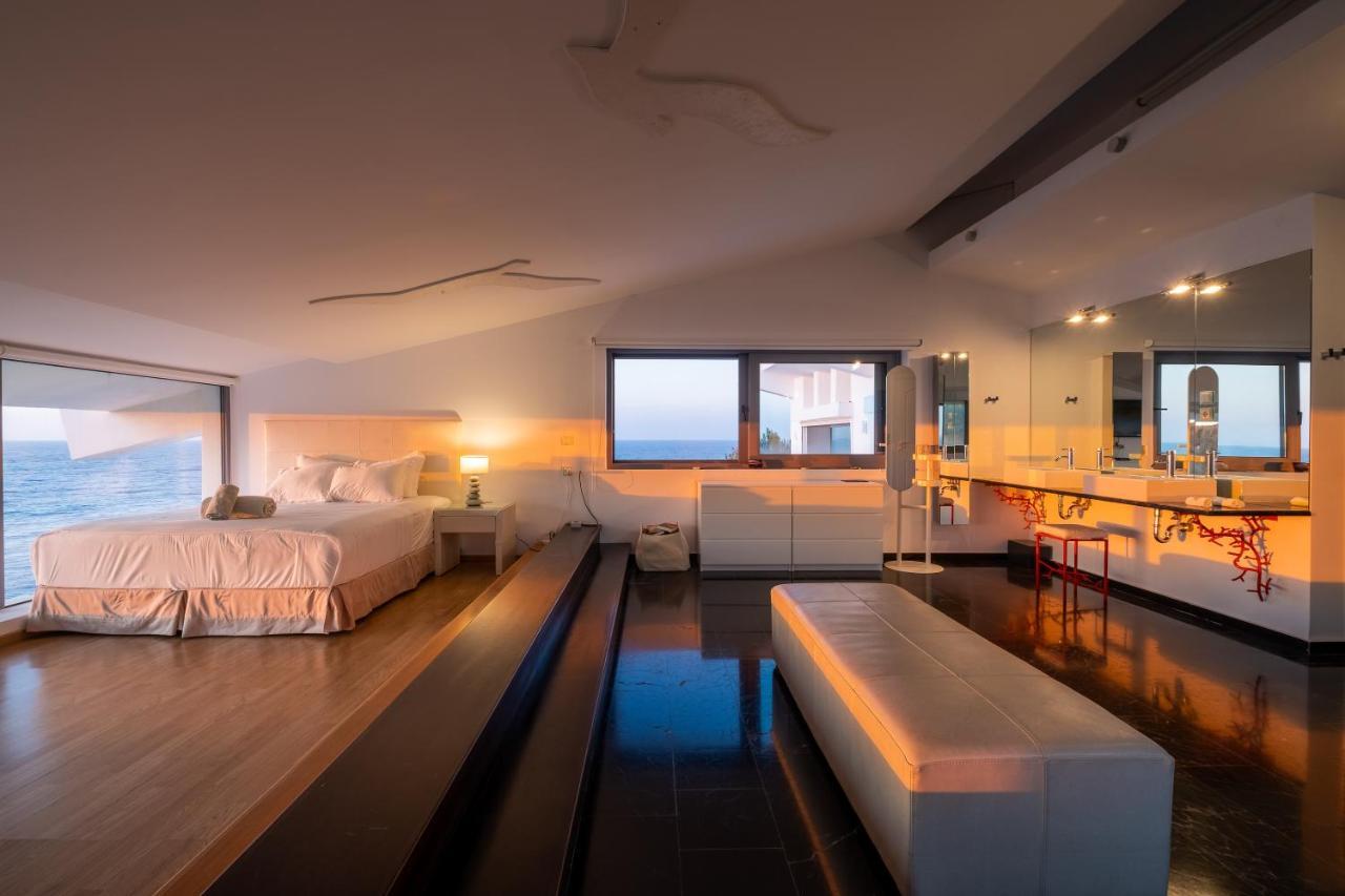 Icarus Luxury Beachfront Villa Gialiskari  Exteriér fotografie