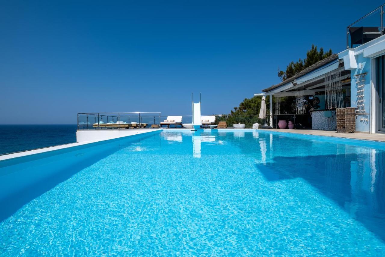 Icarus Luxury Beachfront Villa Gialiskari  Exteriér fotografie