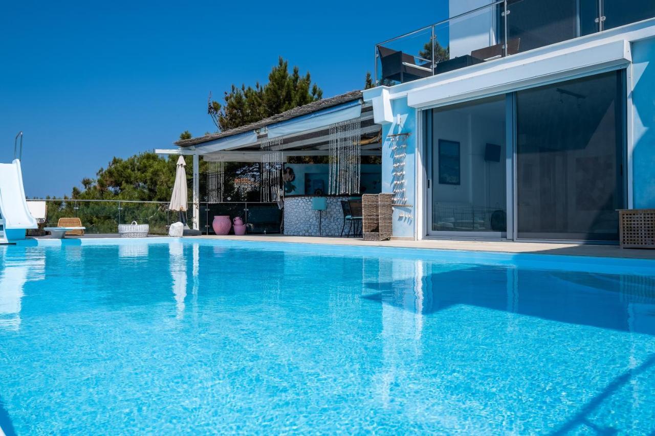 Icarus Luxury Beachfront Villa Gialiskari  Exteriér fotografie